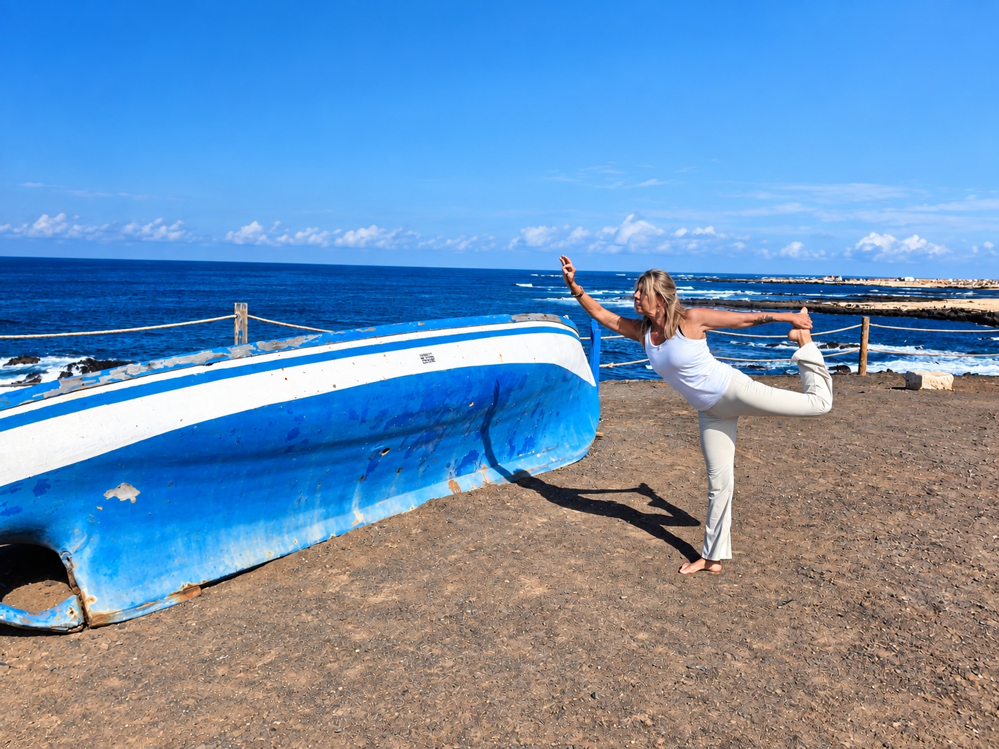Outdoor yoga near Tiki House à Lajares, Fuerteventura